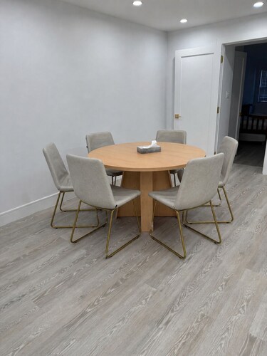 Modern 3 Bedroom Garden Apartment Near Subway