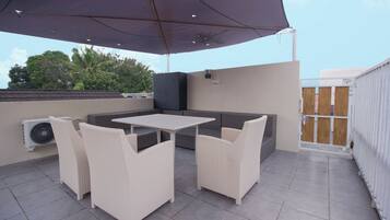Tempat makan outdoor