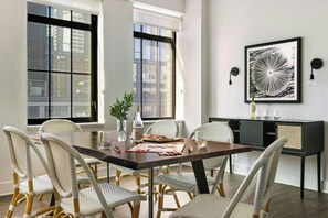 Dining - Sonder Dovetail (Nashville)