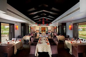 Restaurant - Radisson Blu Resort & Spa Alibaug (Alibag)