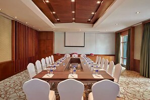 Meeting facility - Radisson Blu Resort & Spa Alibaug (Alibag)