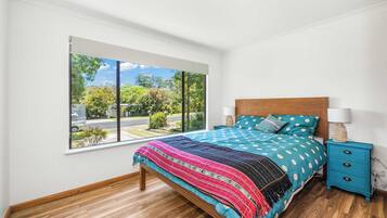 3 bedrooms, iron/ironing board, WiFi