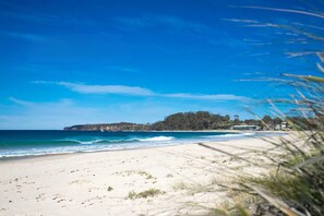 Beach nearby - Fathoms 19 at Mollymook (Mollymook Beach)