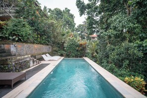 Outdoor pool - Bisma Jaya Bungalow (Ubud)