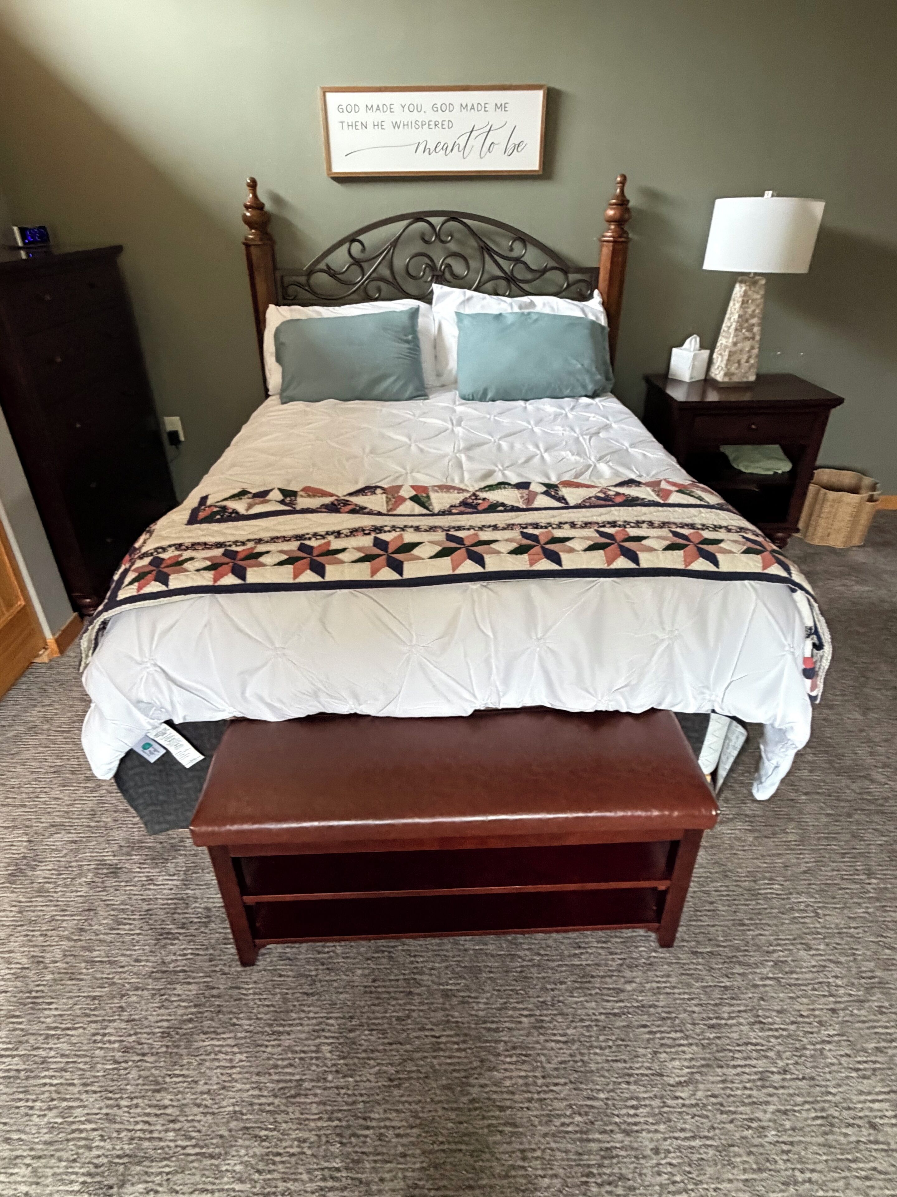2 bedrooms, iron/ironing board, Internet, bed sheets