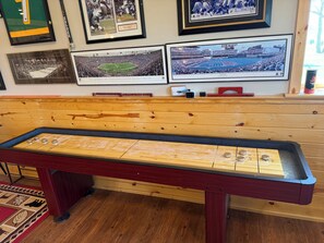 Games room - Lake Campbell Retreat (Brookings)