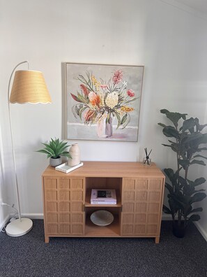 Interior - Central Cottage Home (Narrabri)
