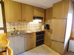 Fridge, oven, cookware/dishes/utensils - Fontauna Degonda, (Sedrun), 235.01 by Interhome (Sedrun)