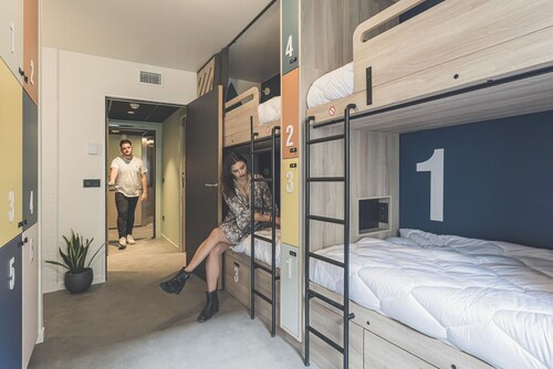 Slo Hostel