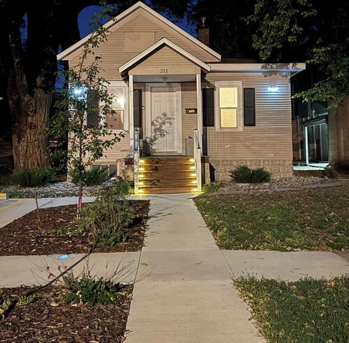 Cozy 1-bedroom house in serene Hays with AC