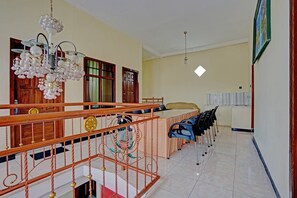 Lobby - OYO 90488 Harwin Homestay (Batu)