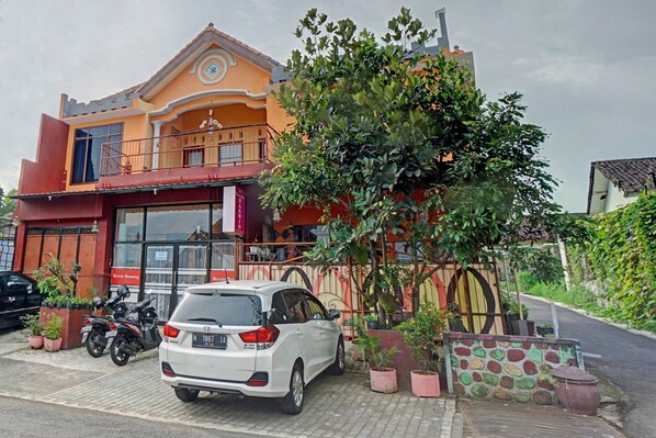 View from property - OYO 90488 Harwin Homestay (Batu)
