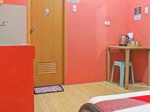 Room - Vaccinated Staff - 868 Solanos Transient House (Pasay)