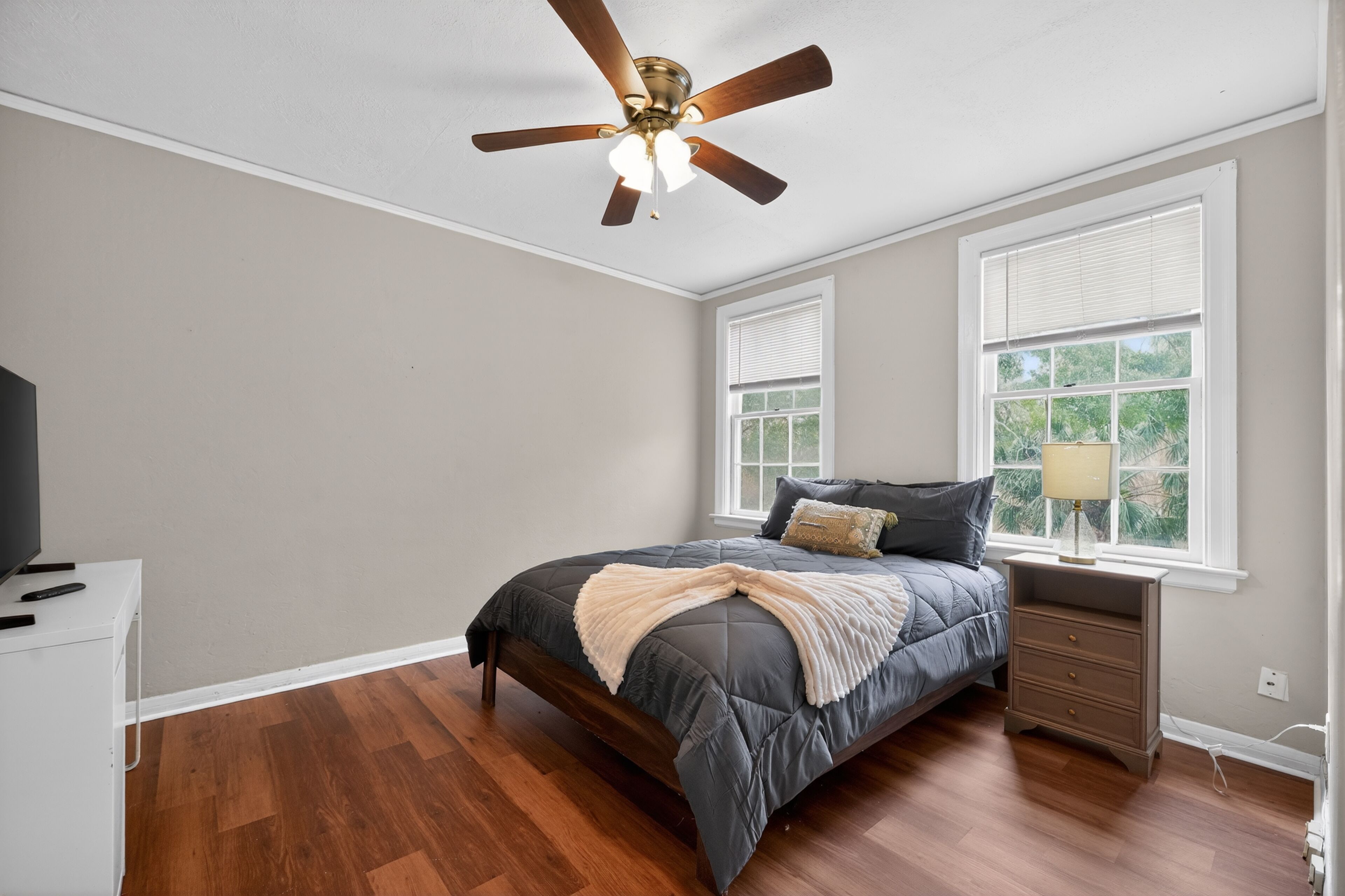2 bedrooms, desk, free WiFi, bed sheets