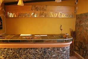 Ảnh chưa phân loại, 3 trong số 23 ảnh, nút