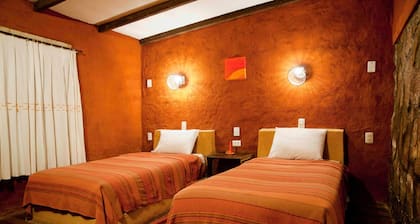 Hotel Jardines de Mallku Cueva