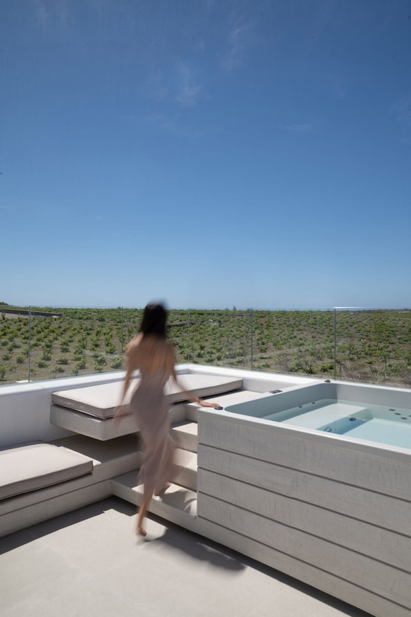 Bathtub spa outdoor