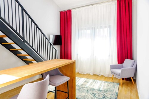 H 11 Downtown Aparthotel