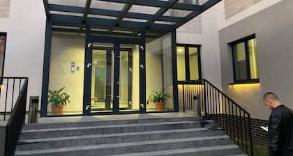 H 11 Downtown Aparthotel