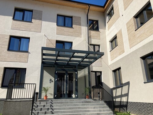 H 11 Downtown Aparthotel