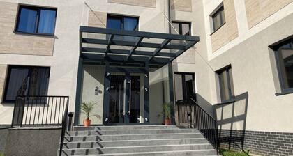 H 11 Downtown Aparthotel
