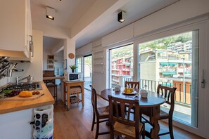 Dining - The Blue Window Apartment In Bogliasco, Bogliasco, Italy (Bogliasco)