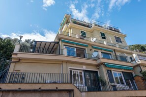 Exterior - The Blue Window Apartment In Bogliasco, Bogliasco, Italy (Bogliasco)