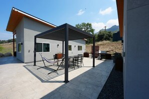 Outdoor dining - Escape to Muniz Village Unit C (Three Rivers)