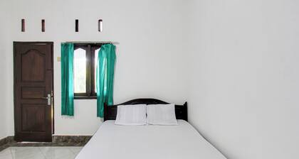 Spot On 91383 Green Forest Homestay