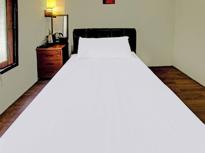 Oyo 91830 Hotel Gemilang 2