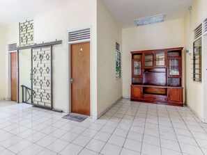 Lobby - Spot On 91374 Asia Stay Semarang (Semarang)