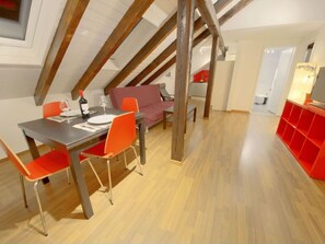 Dining - ZH Strawberry - Oerlikon HITrental Apartment by Interhome (Zurich)
