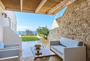 Room - Elkysti Crete Deluxe Apartments (Faistos)