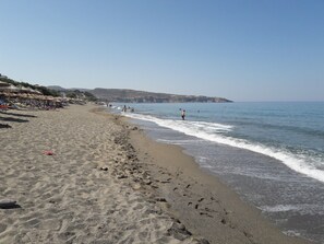 Beach - Elkysti Crete Deluxe Apartments (Faistos)