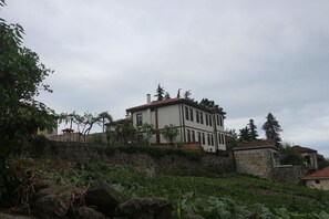 View from property - Kanoglu Konagi Butik Otel (Akçaabat)