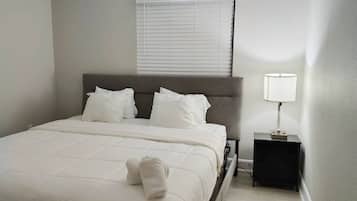 2 bedrooms, desk, iron/ironing board, WiFi