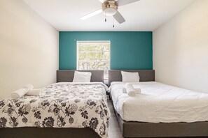 2 bedrooms, desk, iron/ironing board, WiFi - Spacious 2BR facing NRG Center / By Medical Center (Houston)
