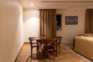 Ảnh chưa phân loại, 4 trong số 51 ảnh, nút