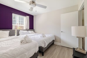 1 bedroom, iron/ironing board, WiFi, bed sheets - Cute 1bed 1bath /2Queen Beds at 5 min walk to NRG (Houston)