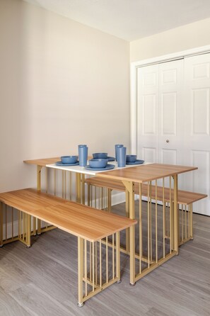 Dining - Cute 1bed 1bath /2Queen Beds at 5 min walk to NRG (Houston)