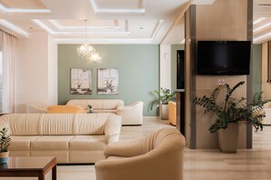 Ảnh chưa phân loại, 2 trong số 210 ảnh, nút