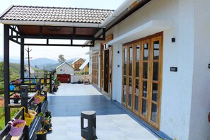 Restaurant - The Frame Resorts Ooty (Coonoor)