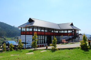 Restaurant - The Frame Resorts Ooty (Coonoor)