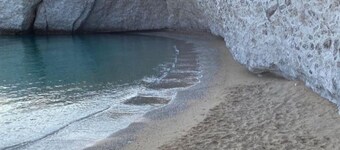 Nove Milos Luxury