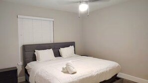 2 chambres, fer et planche à repasser, Wi-Fi, draps fournis