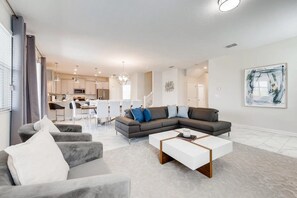 Room - Champions Gate Resort Homes (Davenport)