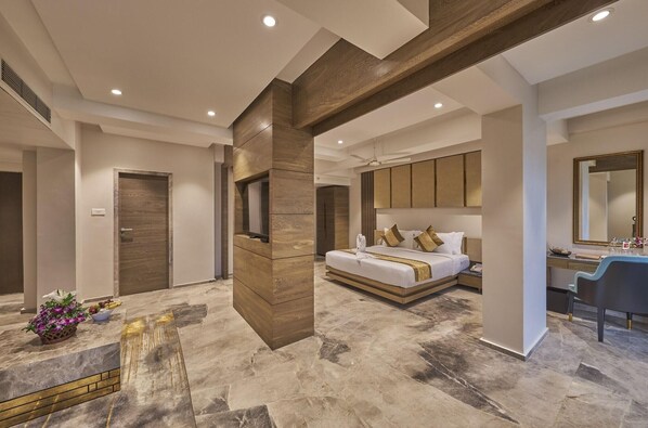 Room - Regenta Central Imperial Candolim (Candolim)