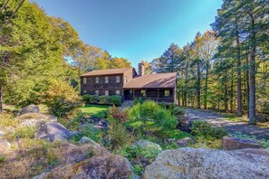 Exterior - Private beach and dock: Beautiful views, dog friendly, large deck, mooring & AC (Raymond)