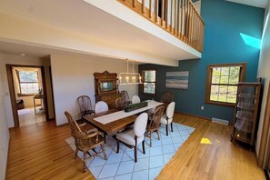 Dining - Private beach and dock: Beautiful views, dog friendly, large deck, mooring & AC (Raymond)