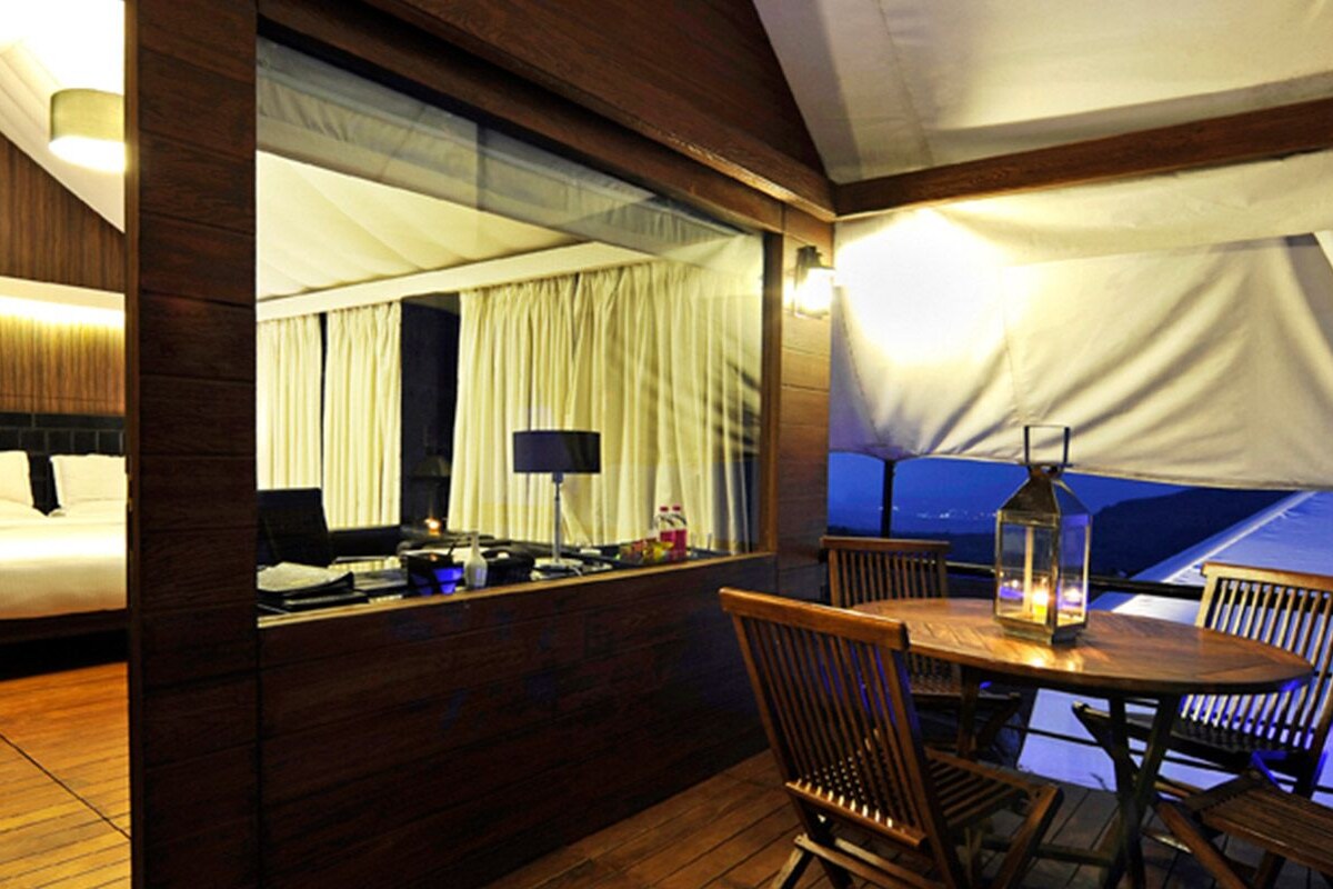 Camp Della Resort Room King Bed